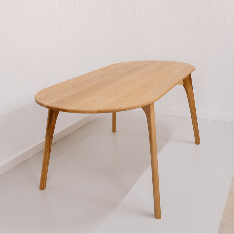 Nova Dining table