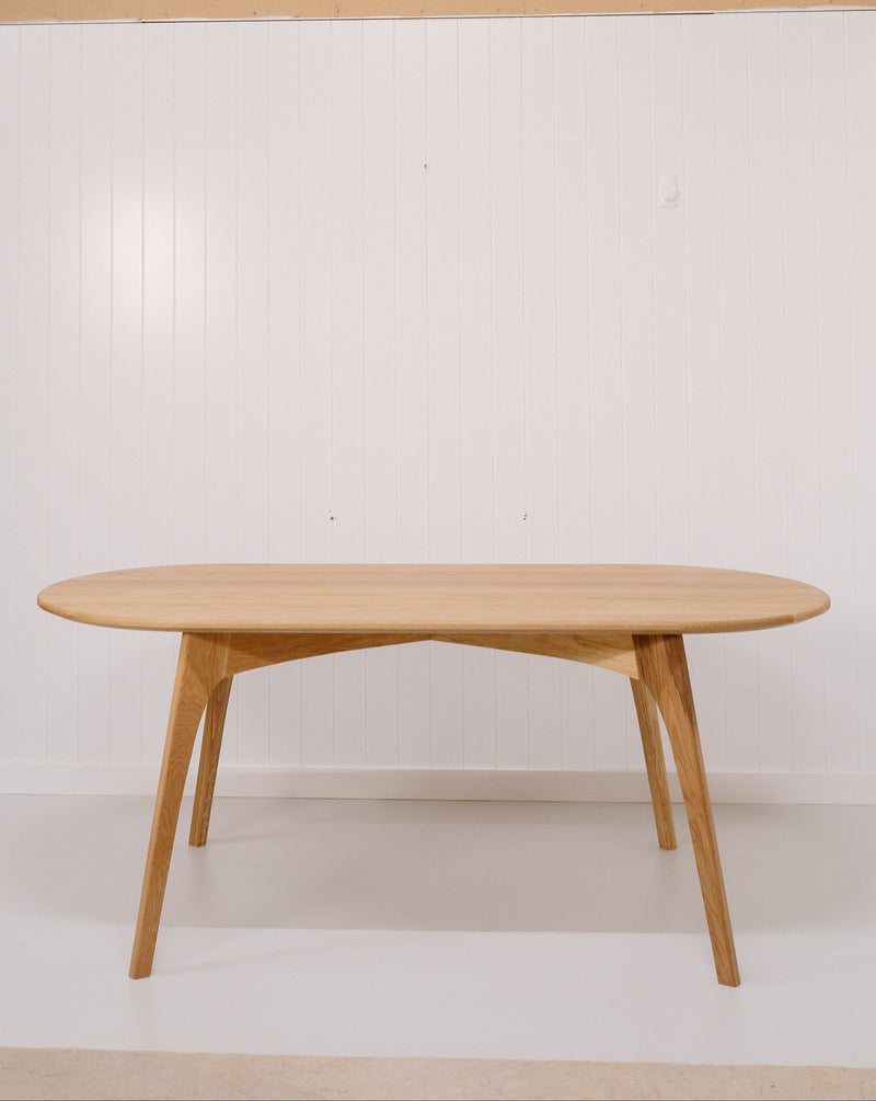 Nova Dining table