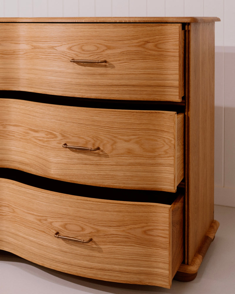 Vale Dresser