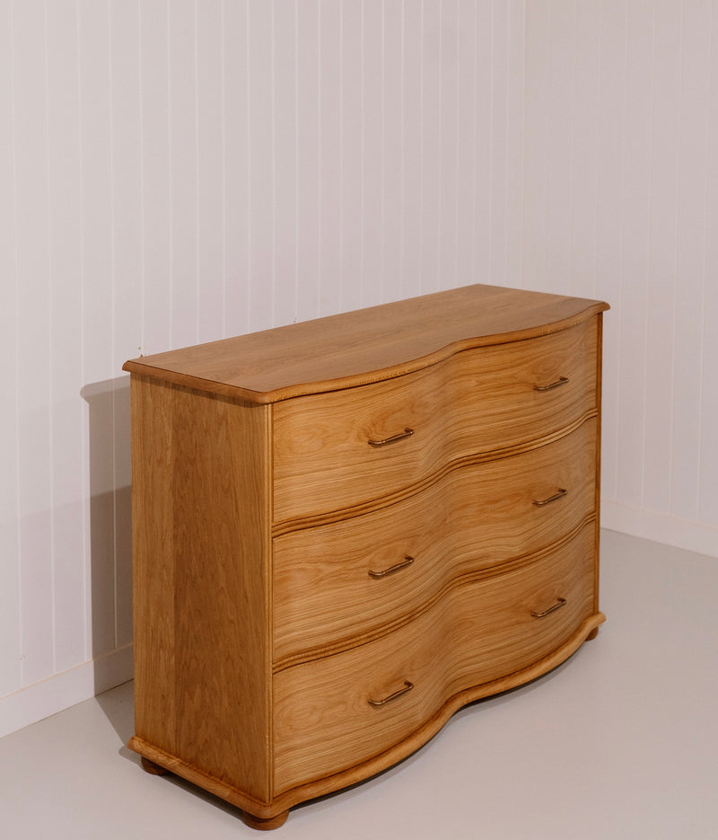 Vale Dresser