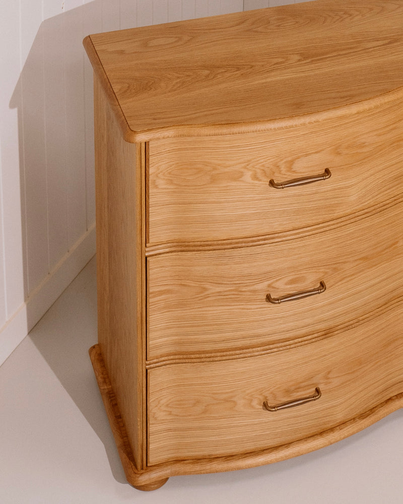 Vale Dresser